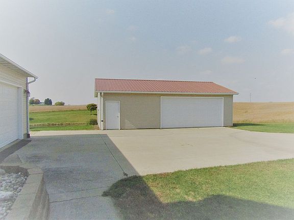 3rd image of 19750 N 1800th Ave