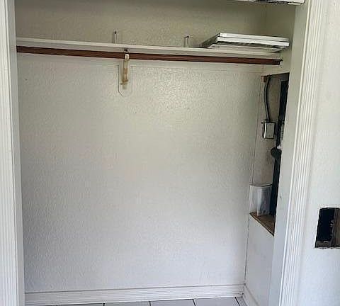 4th image of 727 Penn St #3