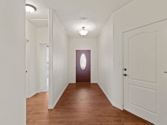 2nd image of 121 Preston Trail