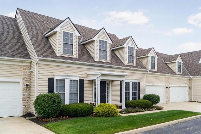 1st image of 587 Foxdale Pl