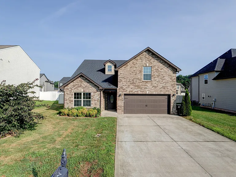 1008 Meadowview Ln — Photo 5
