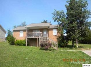 2214 Sand Ct, Sevierville, TN 37876