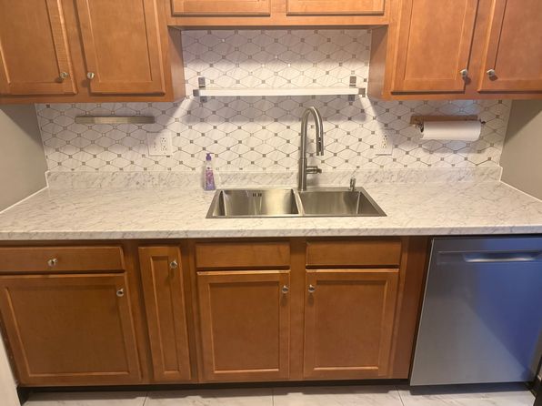 6910 Carriage Hill Dr APT 204
