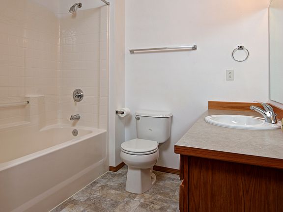 2nd image of 37334 Bay St NE