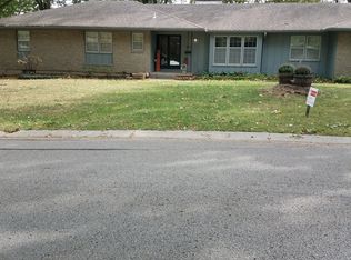 812 NW Hearnes Ave, Blue Springs, MO 64015