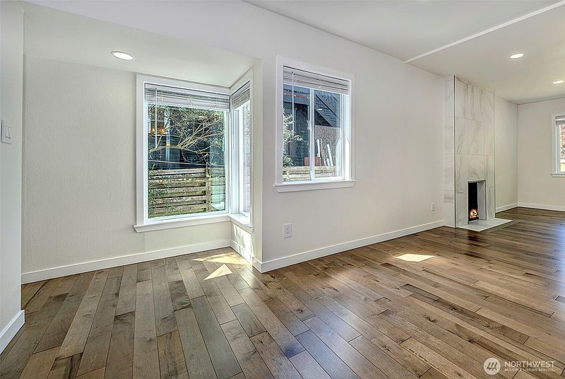 3rd image of 3806 35th Avenue W Unit 1