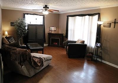 2nd image of 2210 Avinell Dr