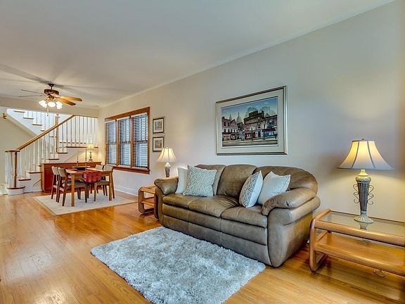 4th image of 2661 N Marshfield Ave