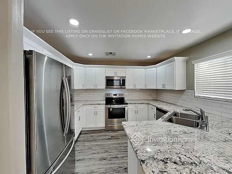 1075 E Rolls Rd — Photo 7