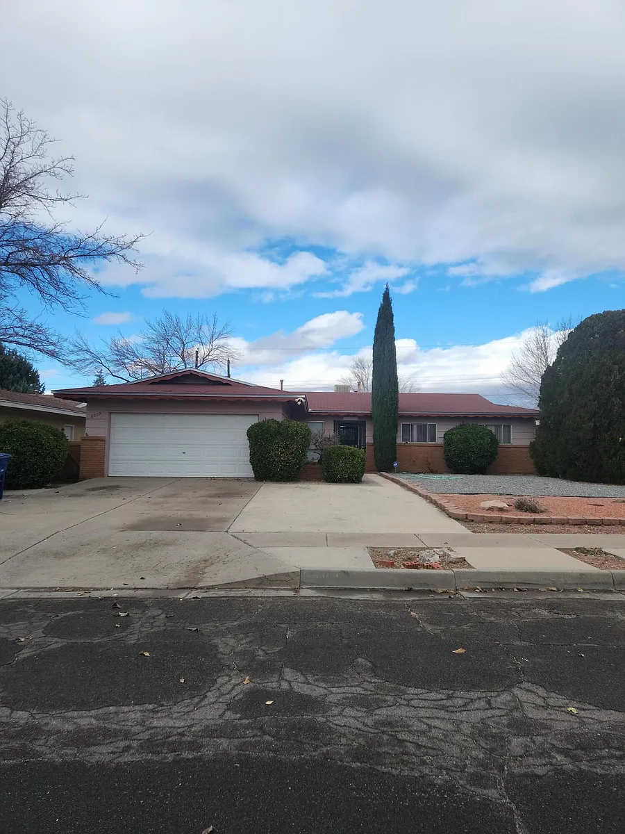 Building Photo - 8509 Bellehaven Pl NE