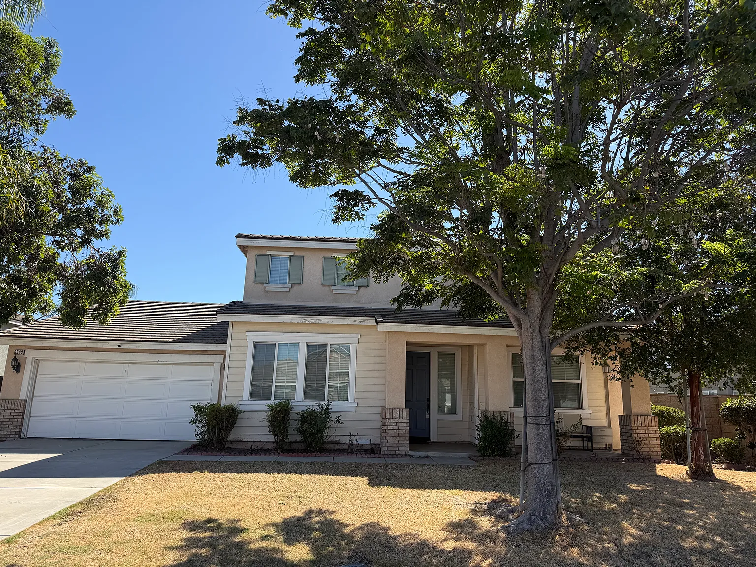 5 bed, 3076 sqft, $3,300 — Photo 2