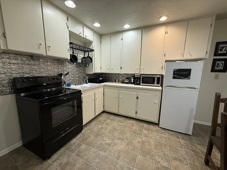 2710 S Washington St — Photo 9