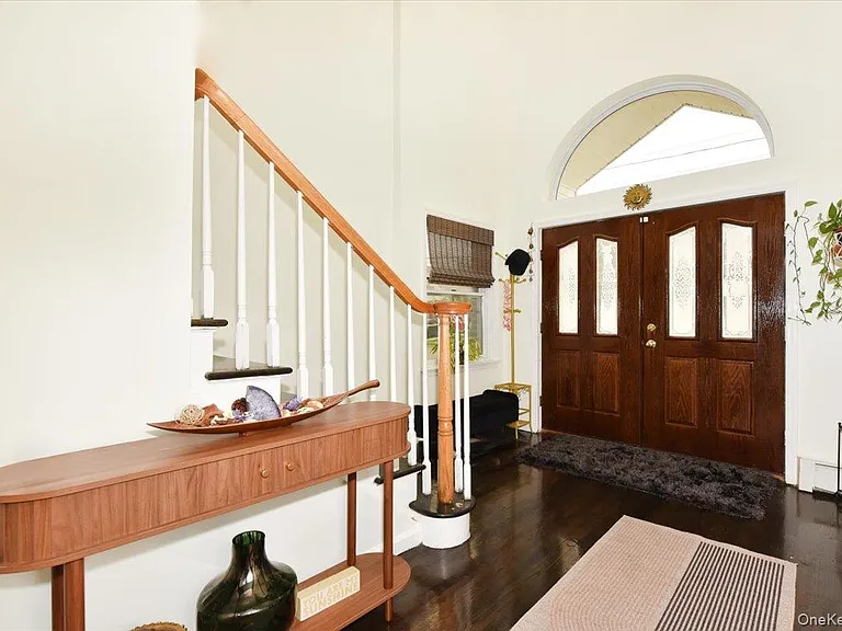 109 Charles St — Photo 3