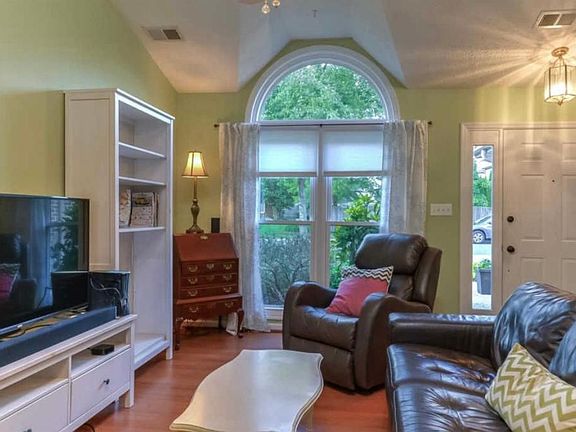 3rd image of 212 Gateway Park Cir
