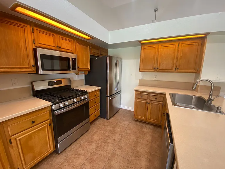 5828 W Avenue L11 — Photo 4