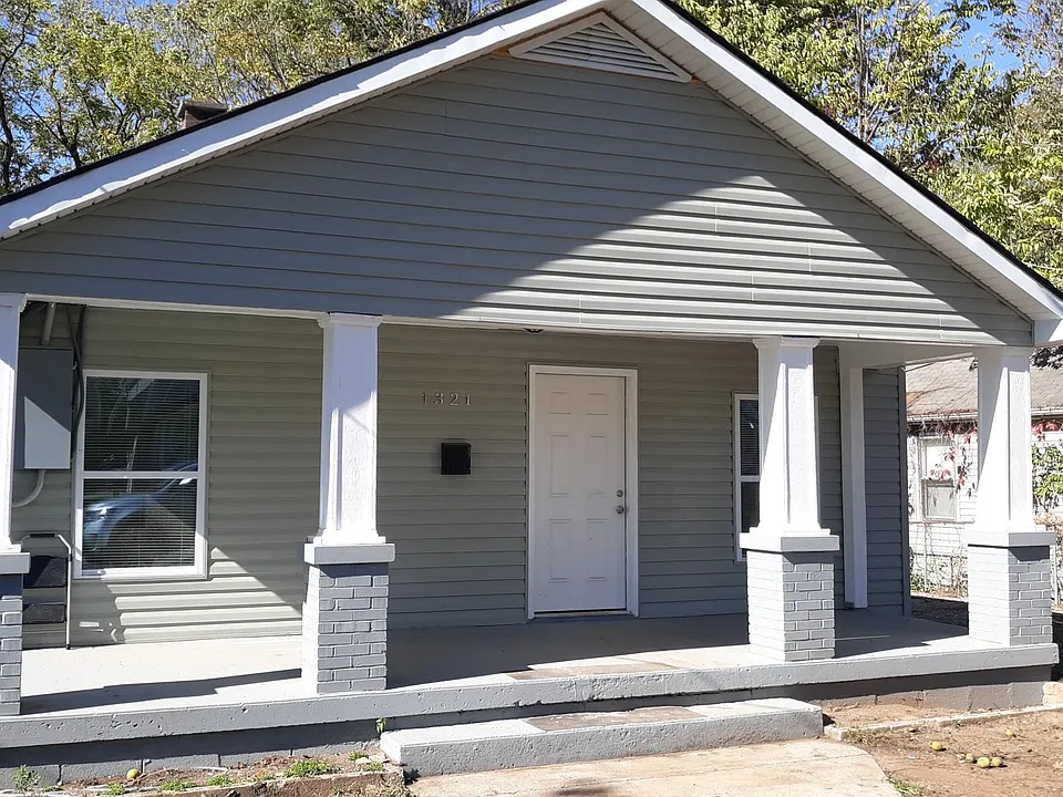 1321 Camden Ave