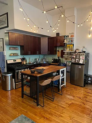 Rented by eRealty Advisors USA Inc | media 5