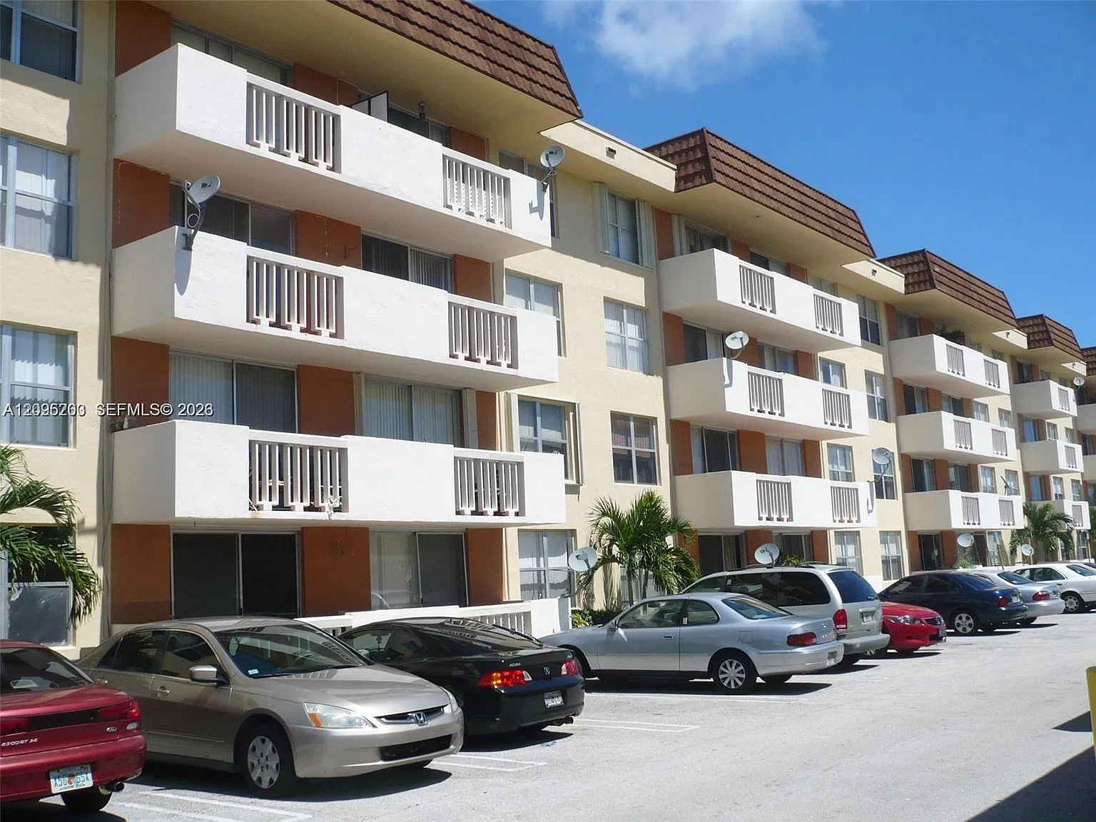 Bayview Palms Condo — Photo 3