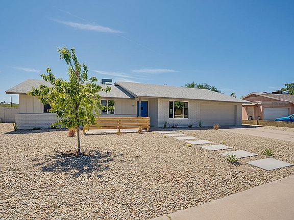 2nd image of 2949 E Cortez St