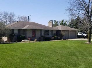 59951 Clover Rd, Mishawaka, IN 46544