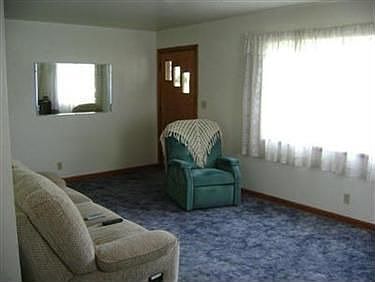 3rd image of 1000 Curtis Ave
