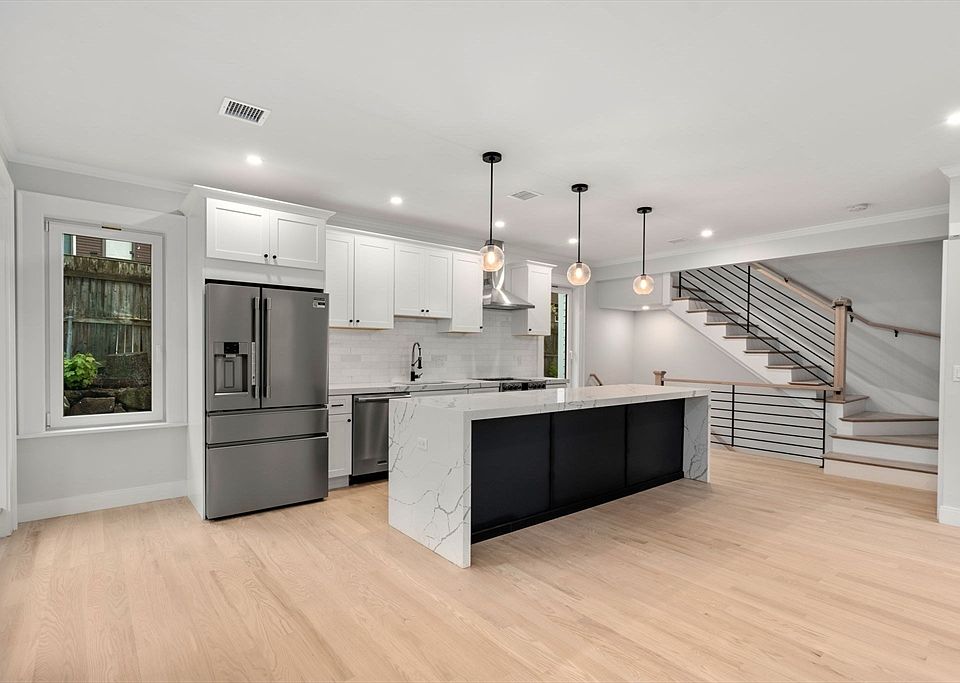 1st image of 199-201 Copeland St #4