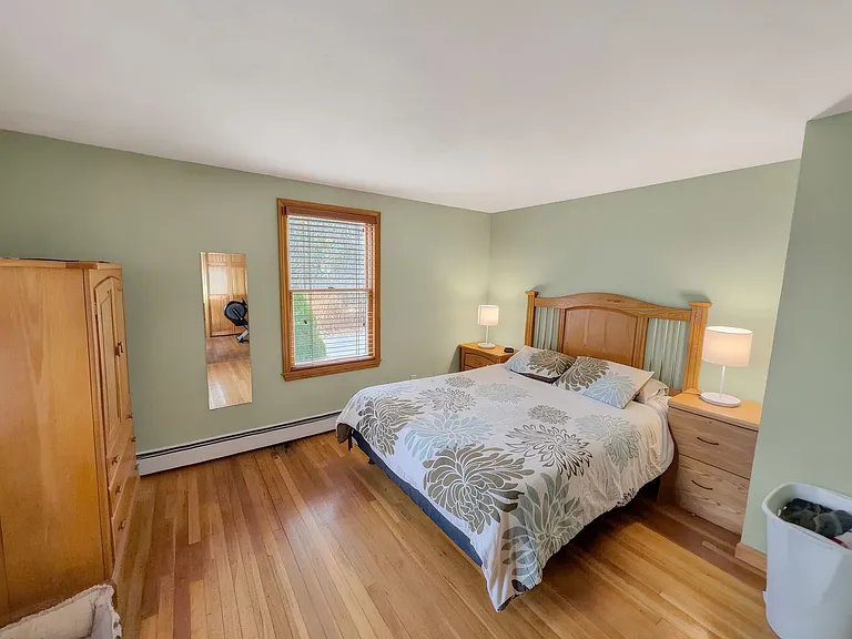 136 Oak St — Photo 12
