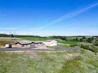 392 Vista View Dr, Lenore, ID 83541