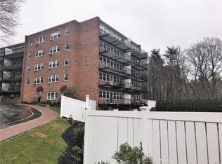 30 Pearsall Ave APT BE, Glen Cove, NY 11542
