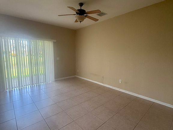3rd image of 1561 SE Hampshire Way APT 103