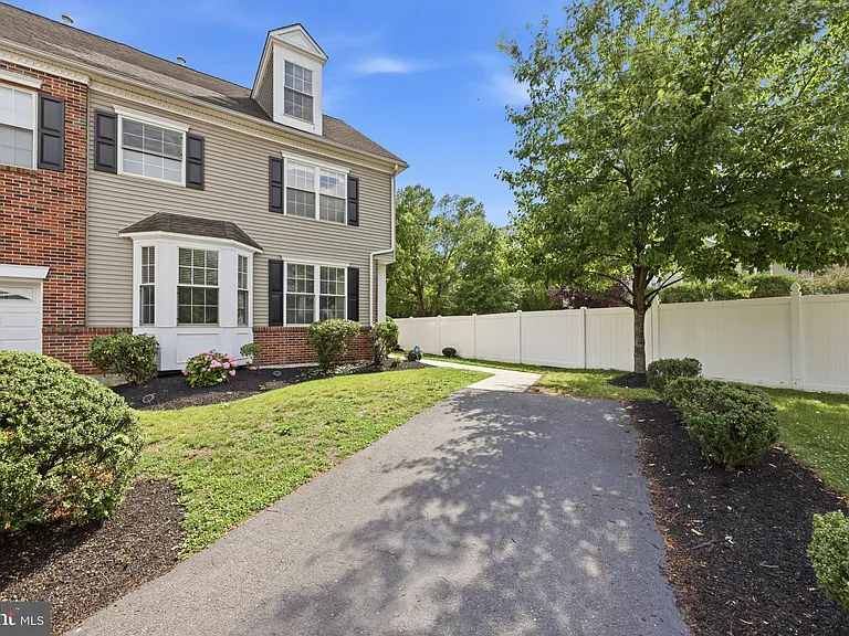 3518 Trevi Ct — Photo 2