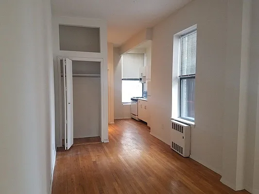 Rented by Avenues Real Estate | media 4