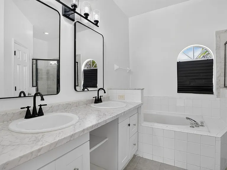 121 Aurelia Ct — Photo 29