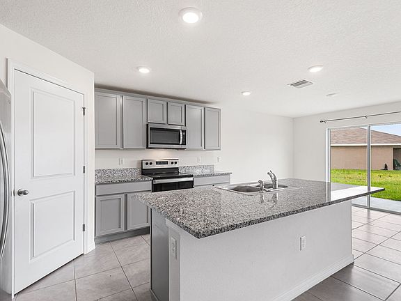 3rd image of 5106 Plumeria Dr