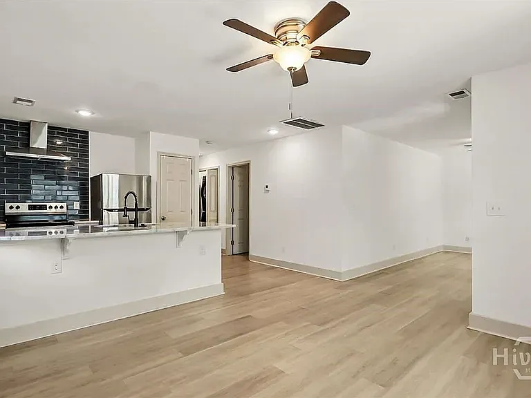 1714 Le Grand St #B — Photo 4