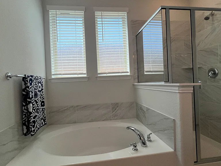 3033 Burwick Ln — Photo 11