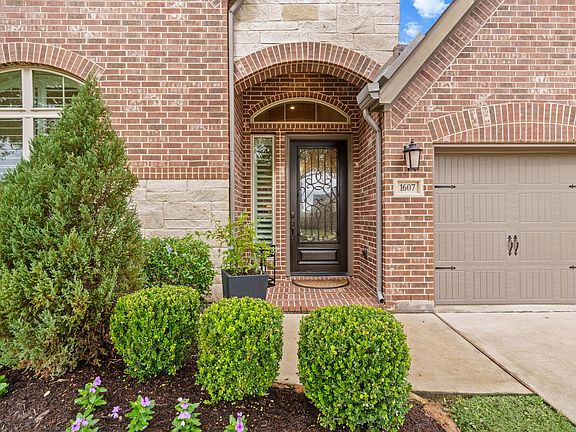 2nd image of 1607 Quail Ridge Dr