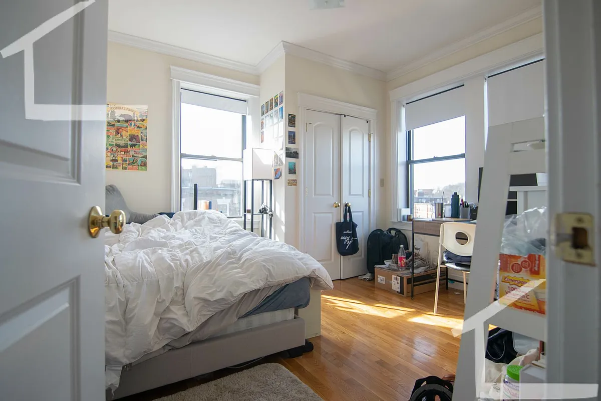 Photo 2 of 6 - 1337 Commonwealth Ave #25 - Boston, MA Building Photo - 1337 Commonwealth Ave #25