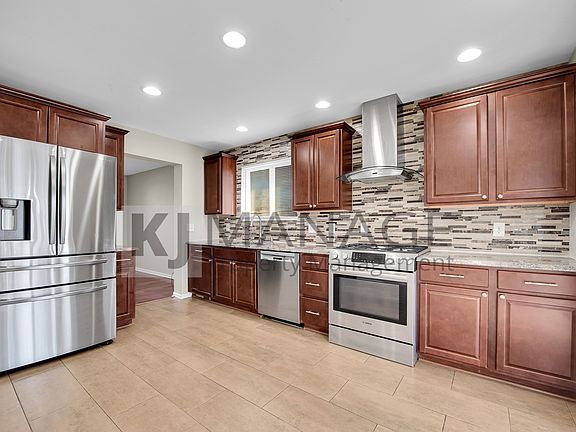 2nd image of 41563 Strawberry Ct