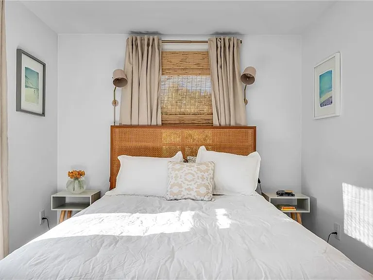 1 Collins Ter — Photo 23