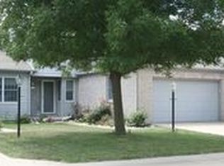 1210 Quail Run Dr, Savoy, IL 61874