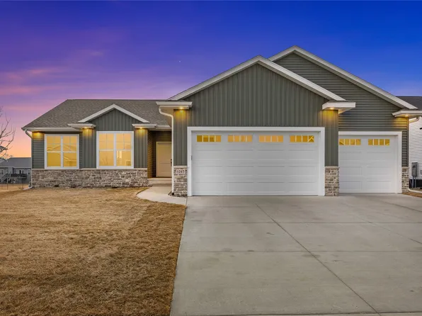 1297 Hickory Ridge Dr, Marion, IA 52302