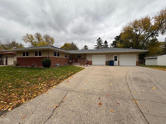 2nd image of 904 20th St N