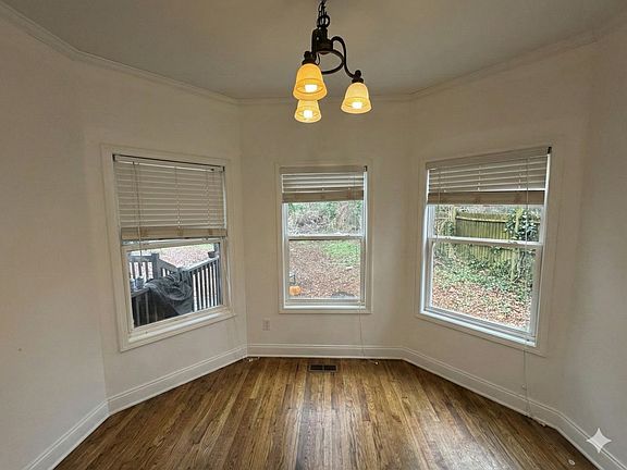 3rd image of 1433 E Broad St