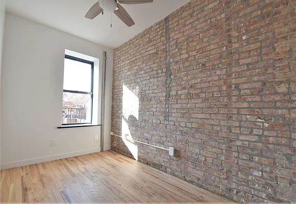 Rented by CITY SKYLINE REALTY INC | media 44