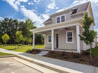 101 Village Walk Dr, Clayton, NC 27527