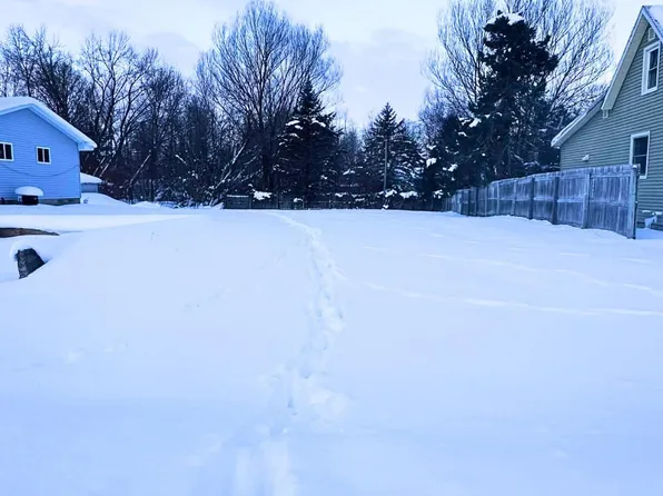 Hannah St, Boyne City, MI 49712