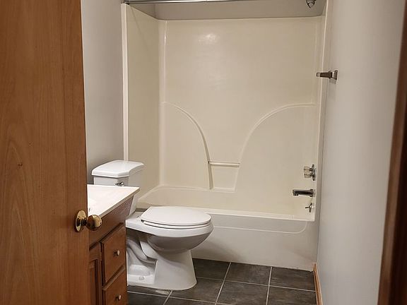 5th image of 335 Dulles Dr #H