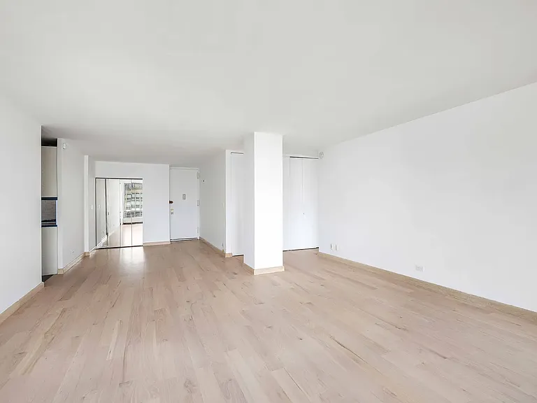 333 E 30th St #20B — Photo 3