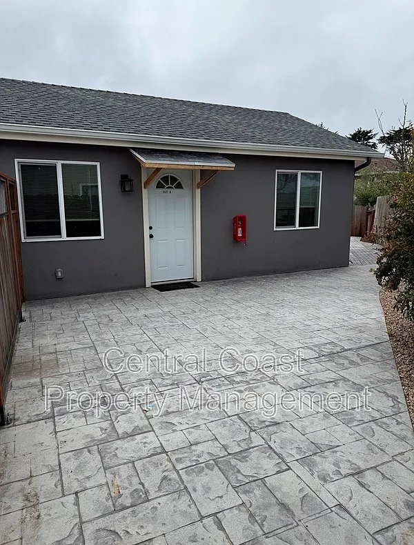 1 bed, 1.0 bath, 490 sqft, $2,450 — Photo 1